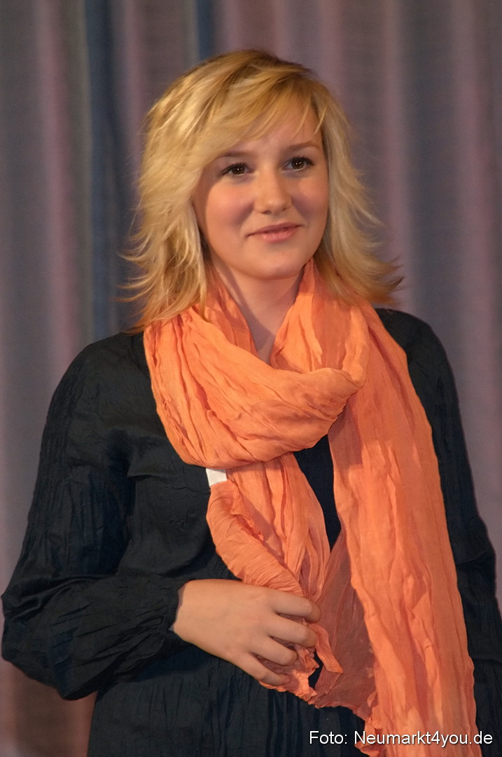 Show 383 061111 0082