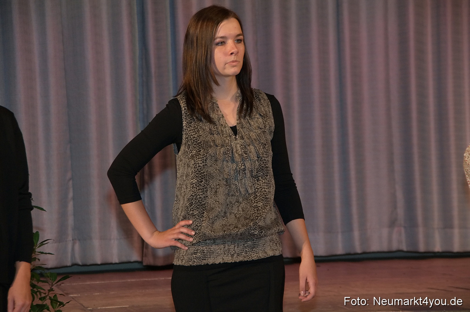 Show 383 061111 0088