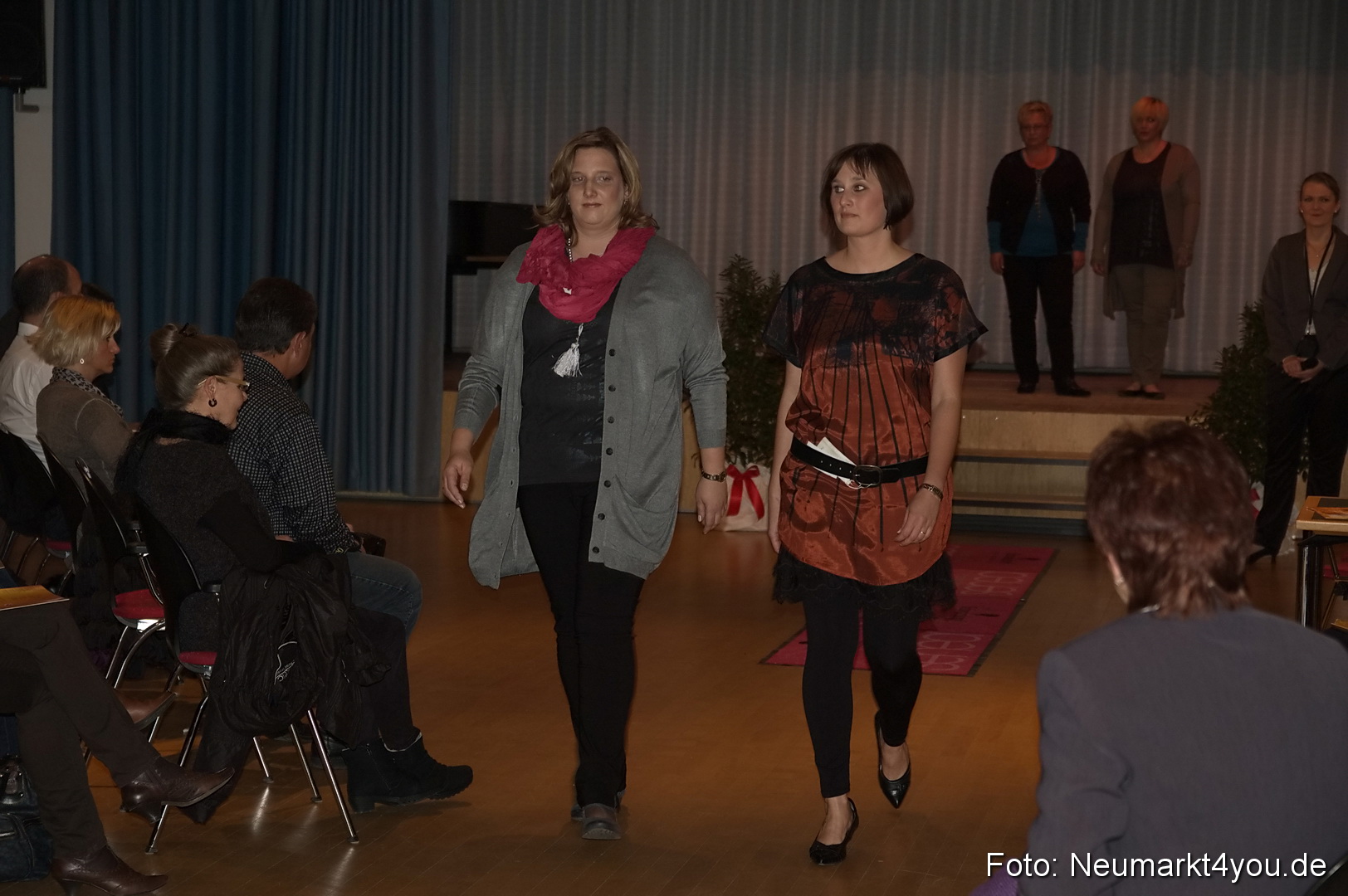 Show 383 061111 0092