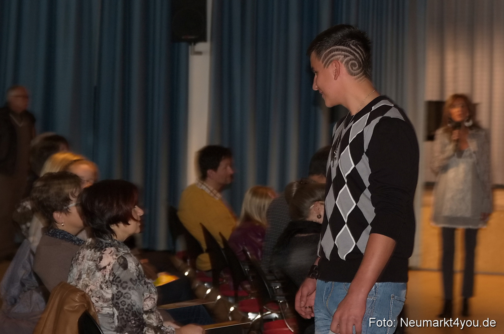 Show 383 061111 0109