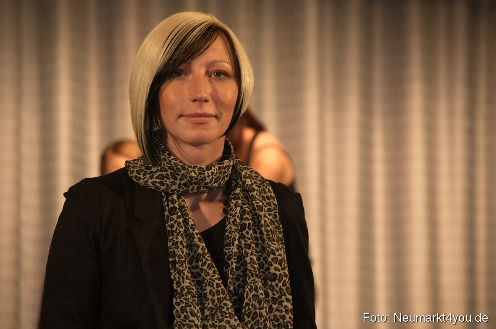 Show 383 061111 0111