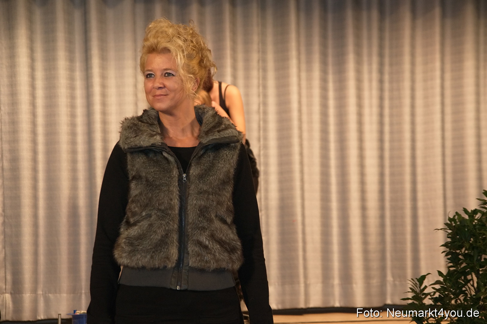 Show 383 061111 0115