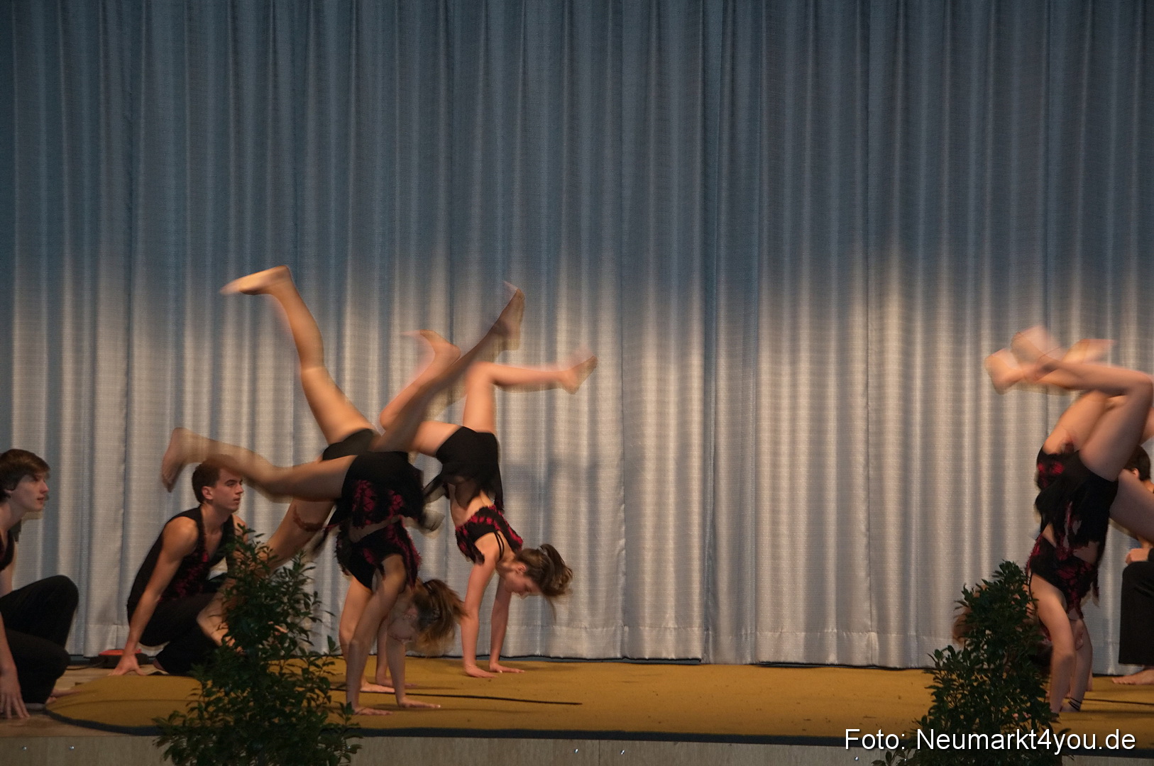 Show 383 061111 0121