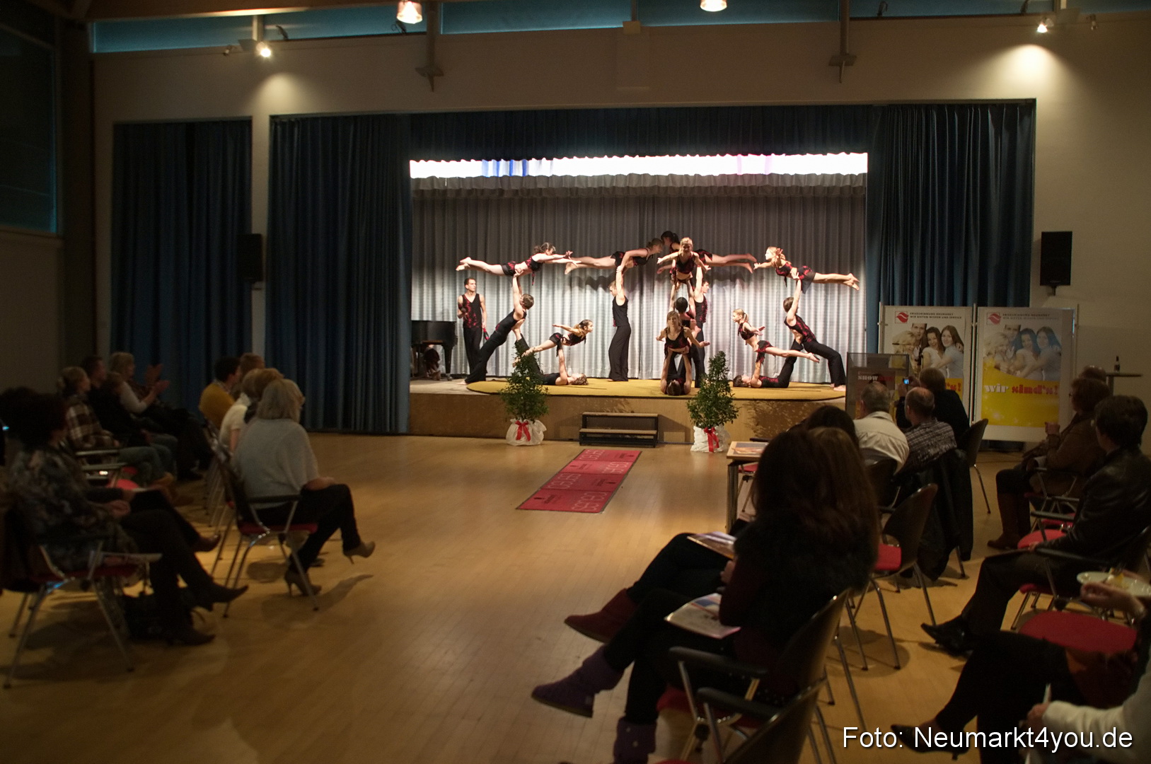 Show 383 061111 0125