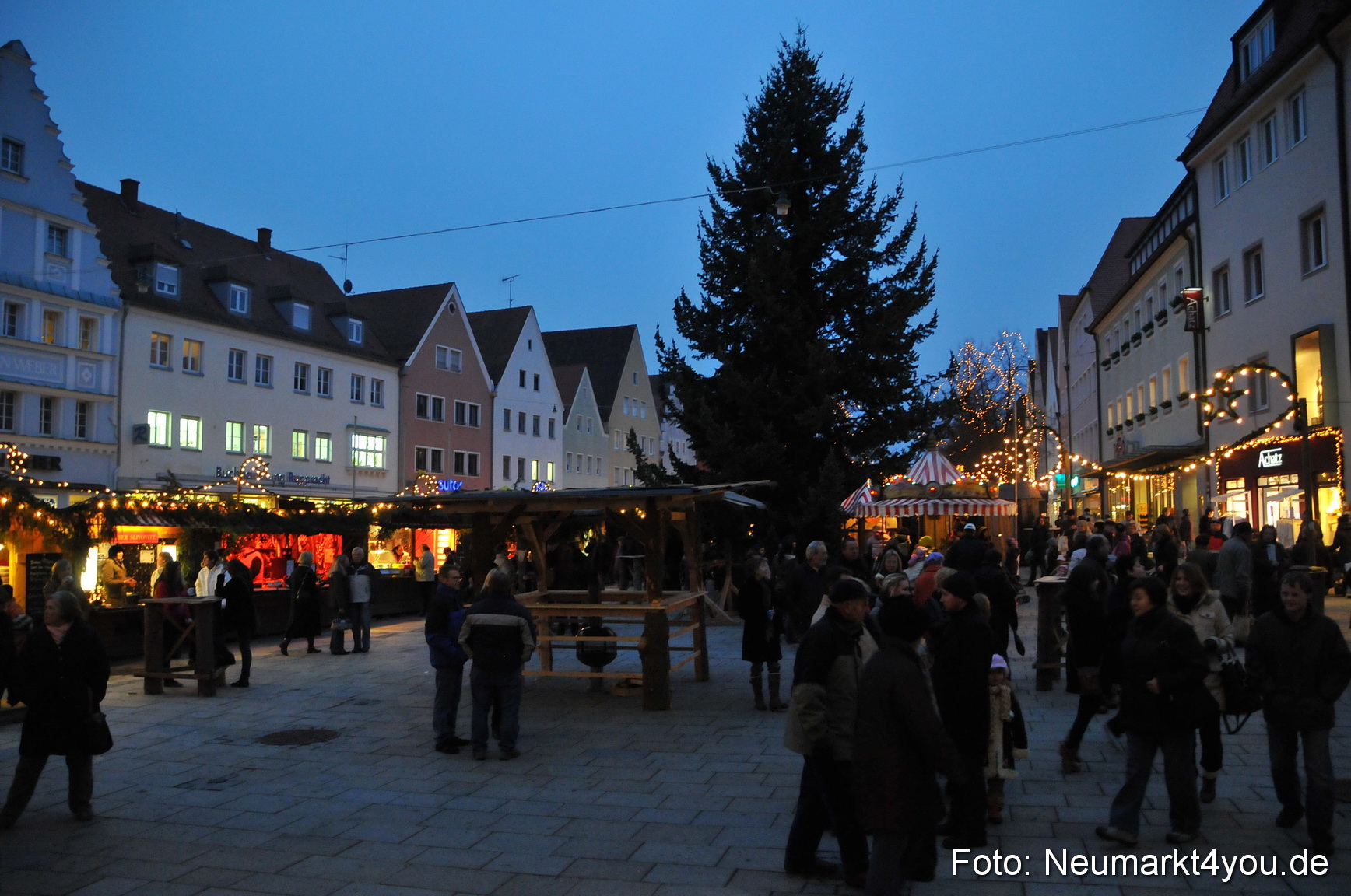 Weihnachtsmarkt Neumarkt 241111 0002