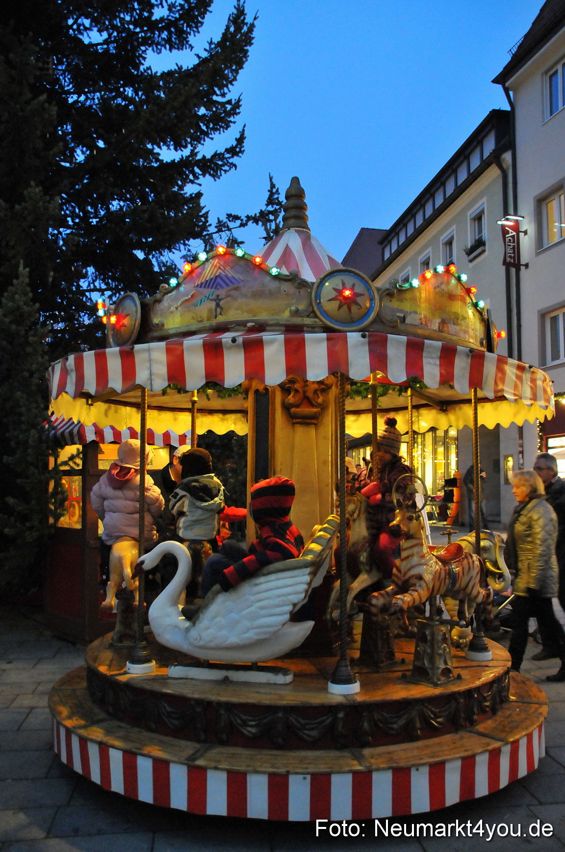 Weihnachtsmarkt Neumarkt 241111 0005