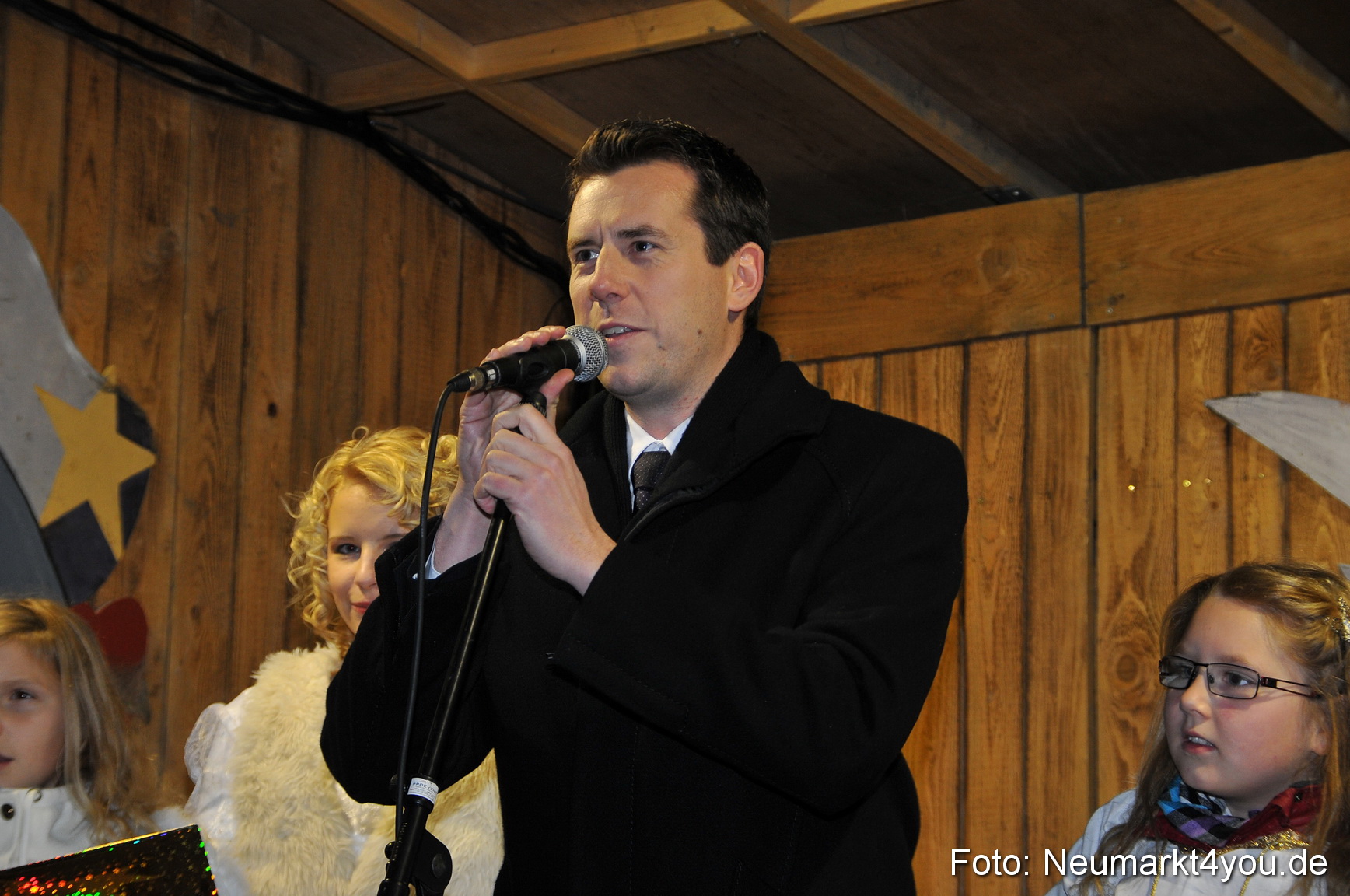 Weihnachtsmarkt Neumarkt 241111 0009