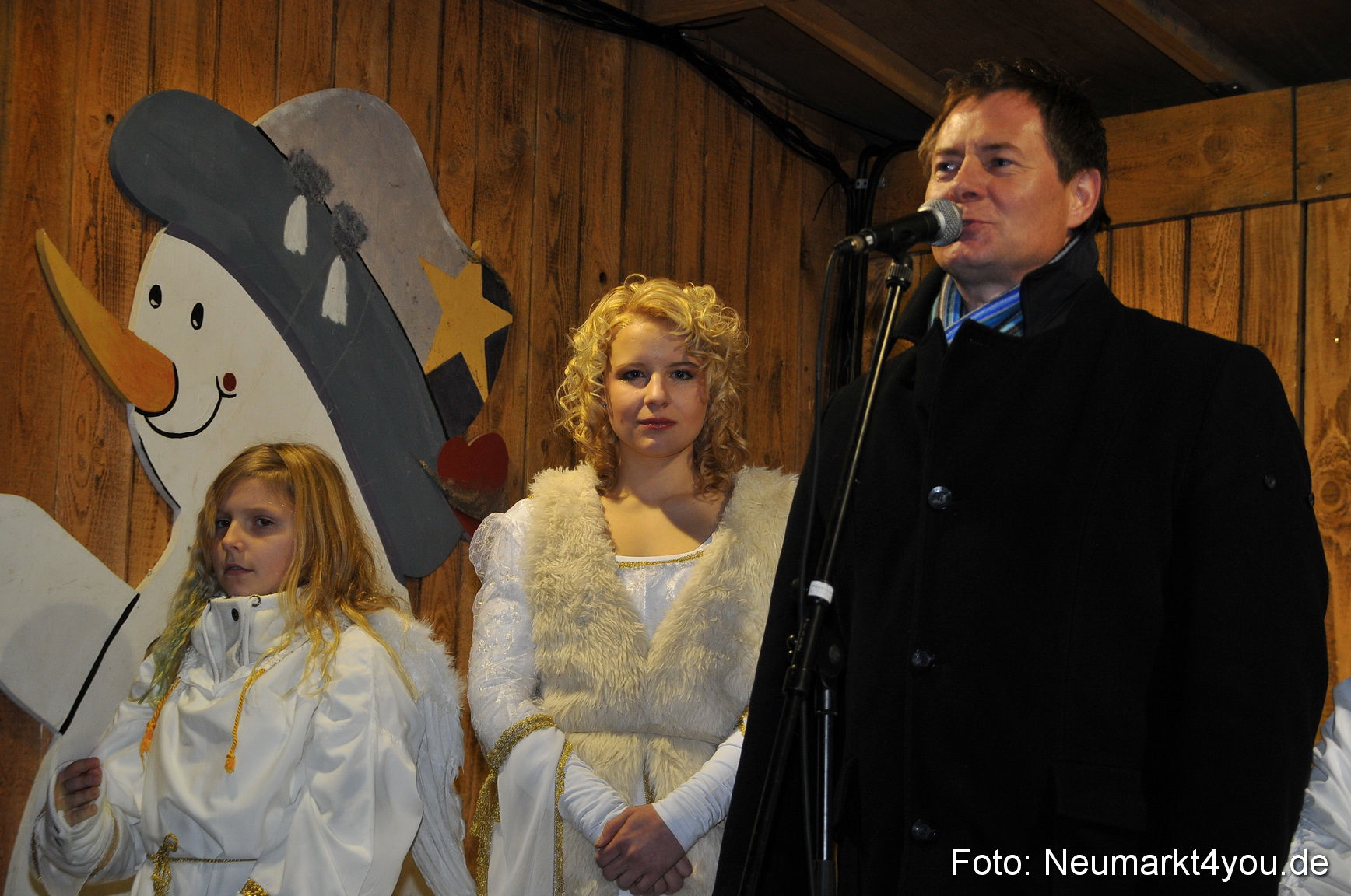 Weihnachtsmarkt Neumarkt 241111 0012