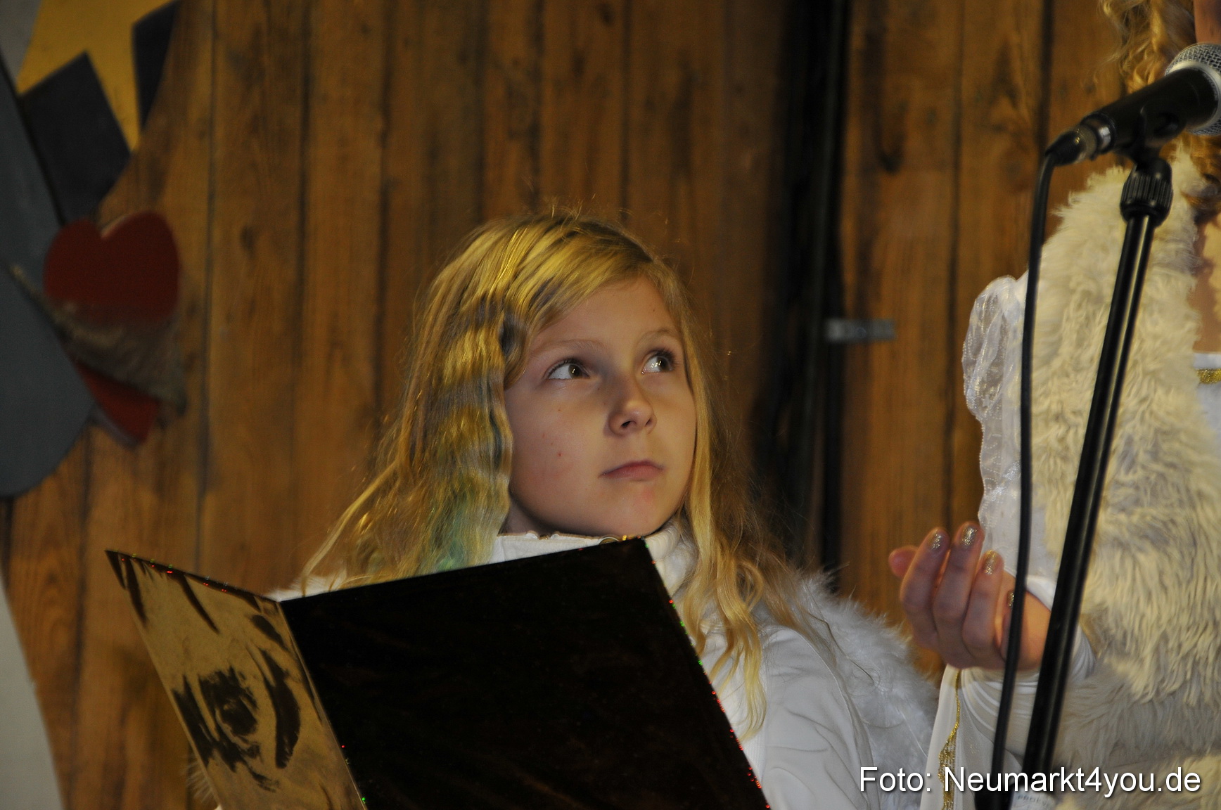 Weihnachtsmarkt Neumarkt 241111 0017