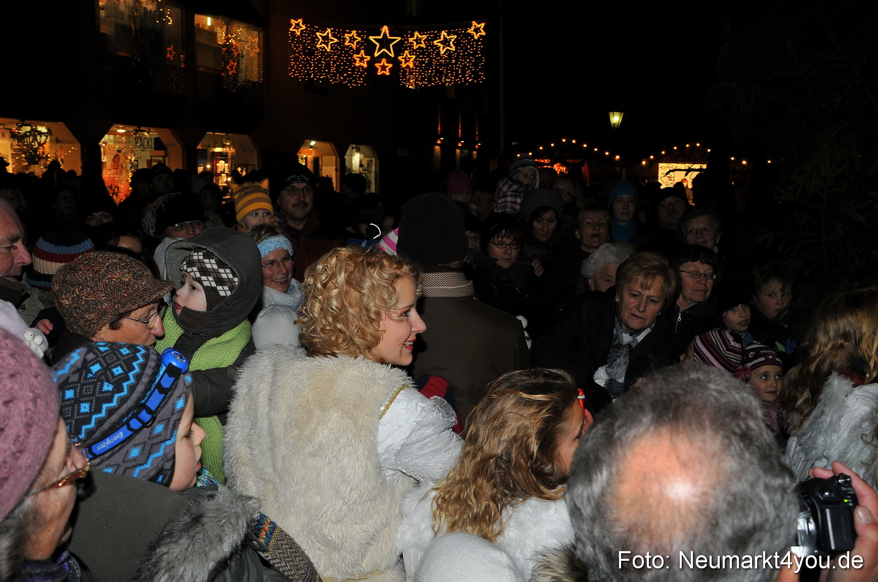 Weihnachtsmarkt Neumarkt 241111 0024