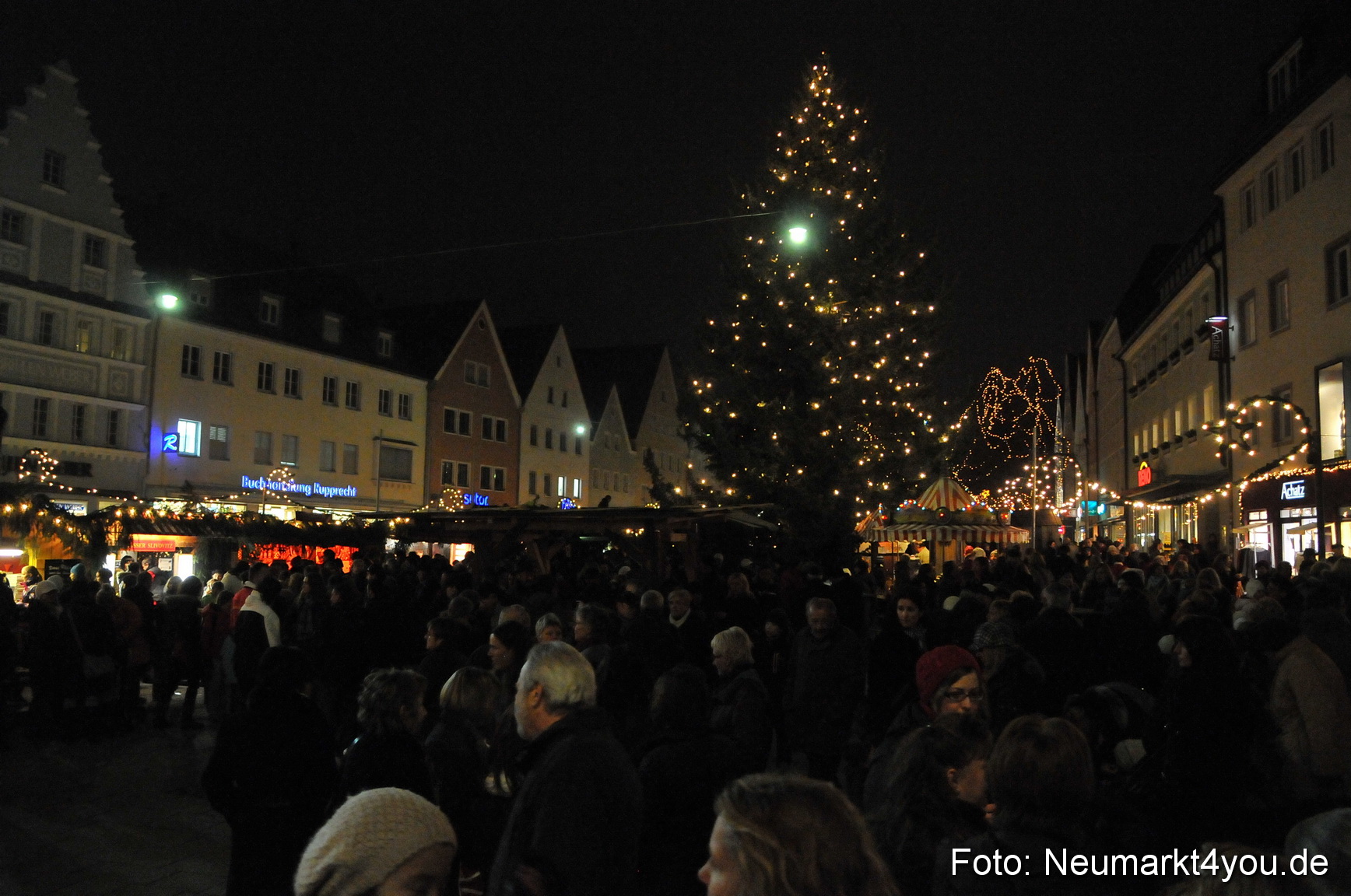 Weihnachtsmarkt Neumarkt 241111 0035