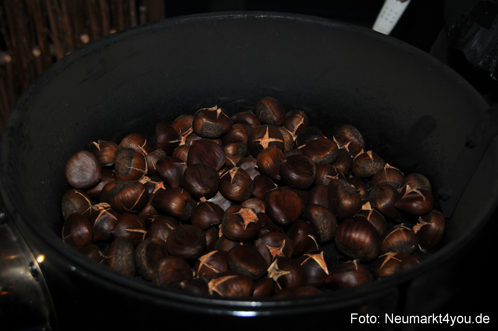 Weihnachtsmarkt Neumarkt 241111 0037