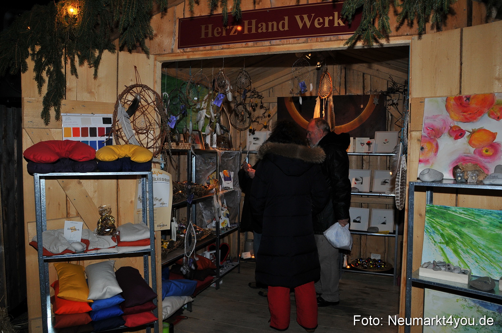 Weihnachtsmarkt Neumarkt 241111 0038