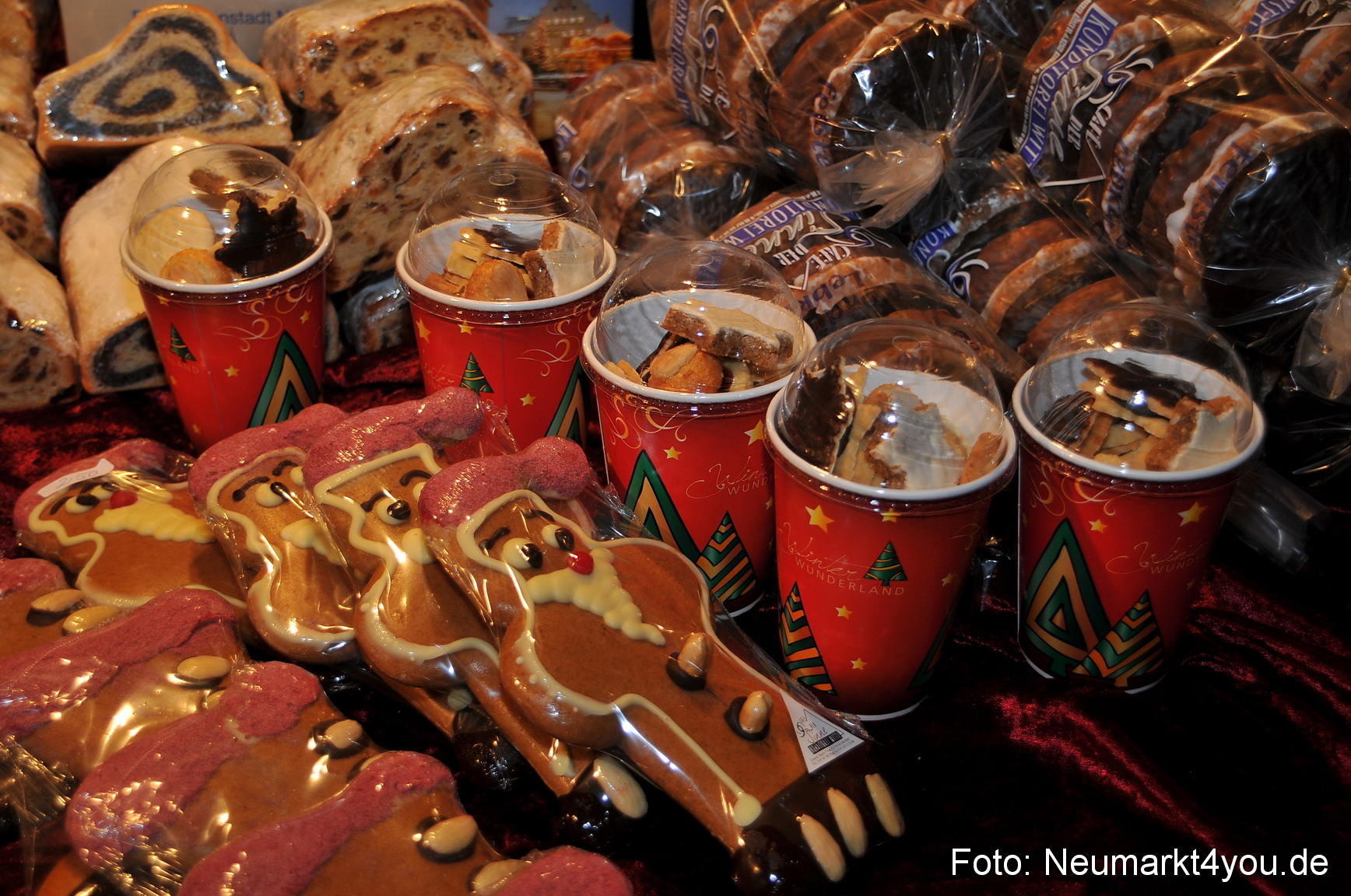 Weihnachtsmarkt Neumarkt 241111 0046