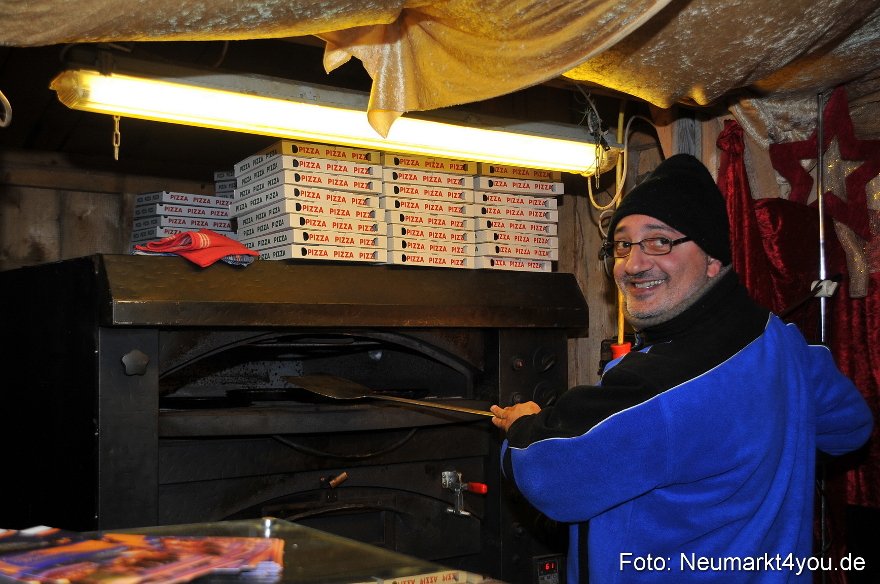 Weihnachtsmarkt Neumarkt 241111 0059