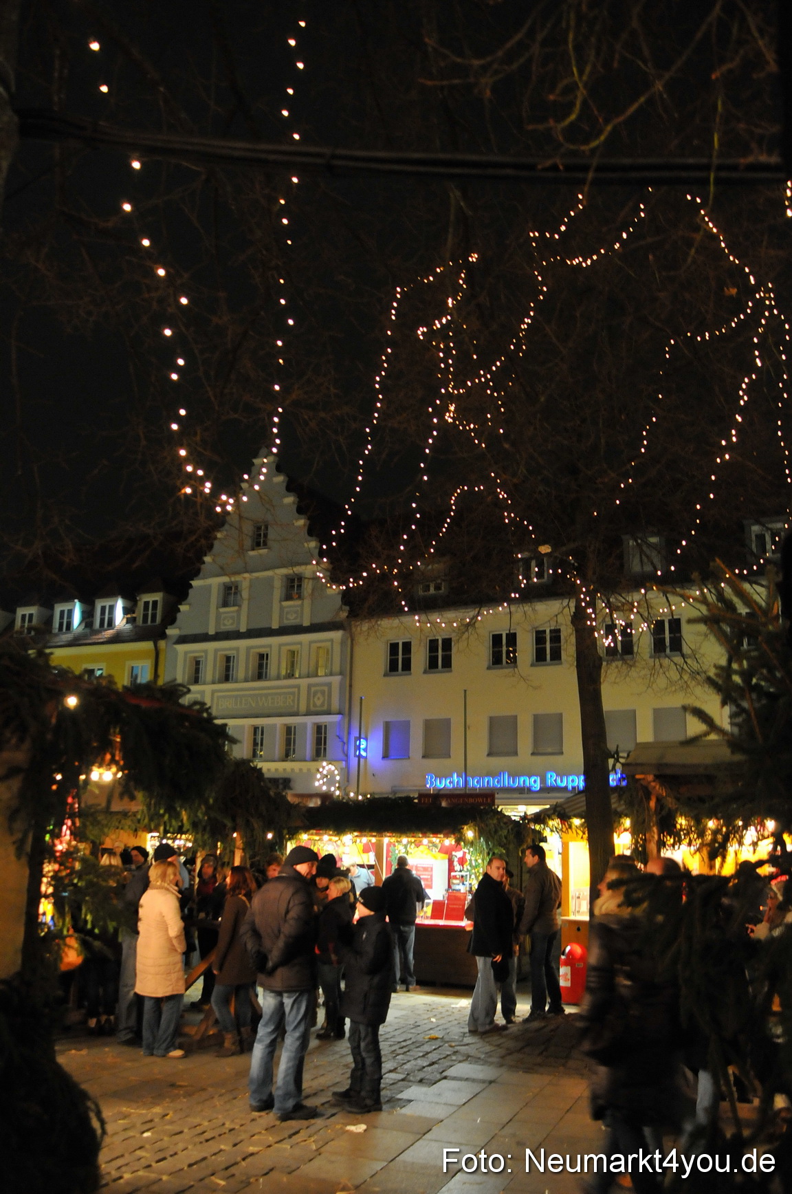 Weihnachtsmarkt Neumarkt 241111 0065