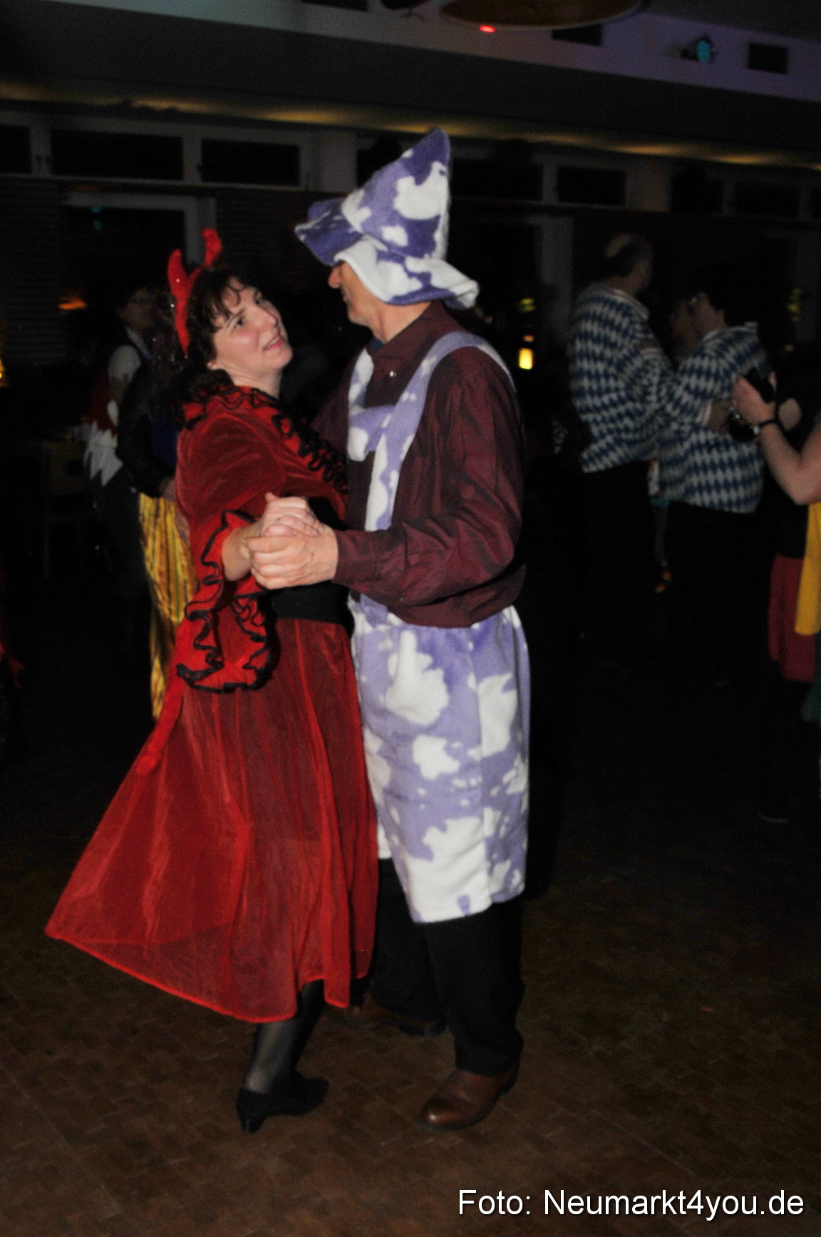 Weiberfasching Neumarkt 160212 0018