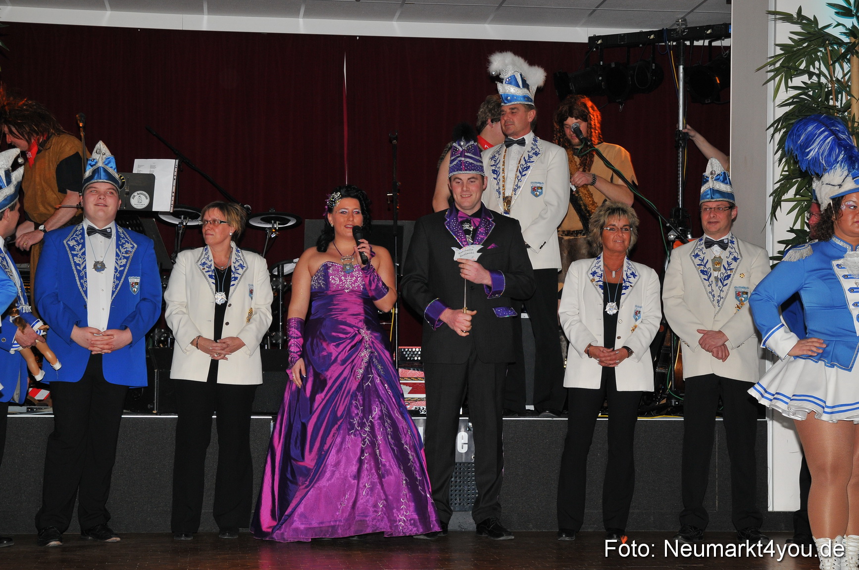 Weiberfasching Neumarkt 160212 0022