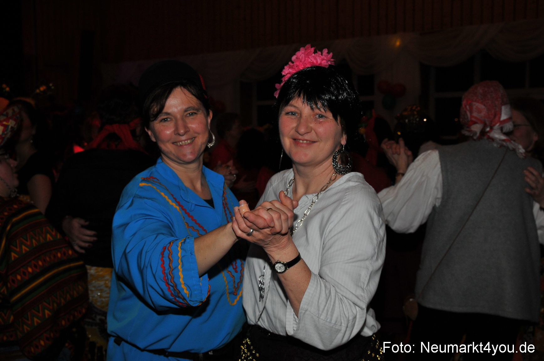 Weiberfasching Neumarkt 160212 0028