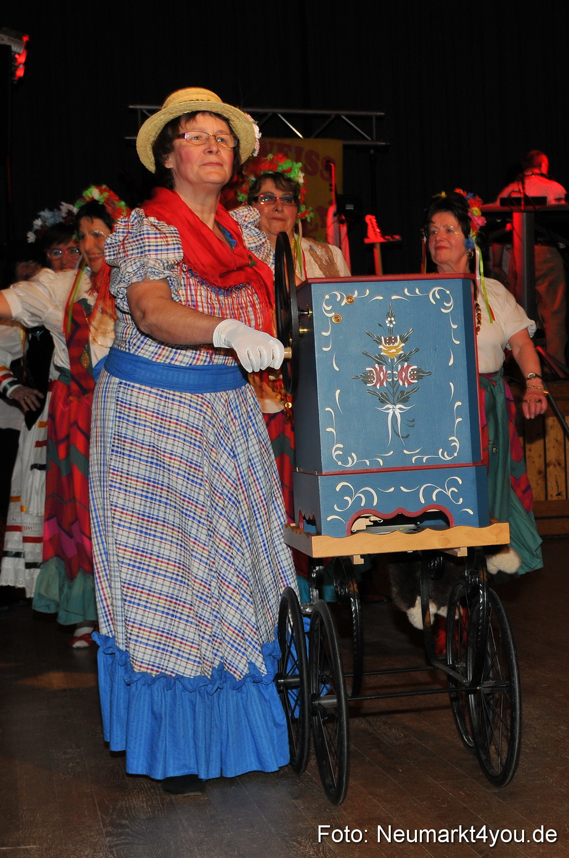 Weiberfasching Neumarkt 160212 0035