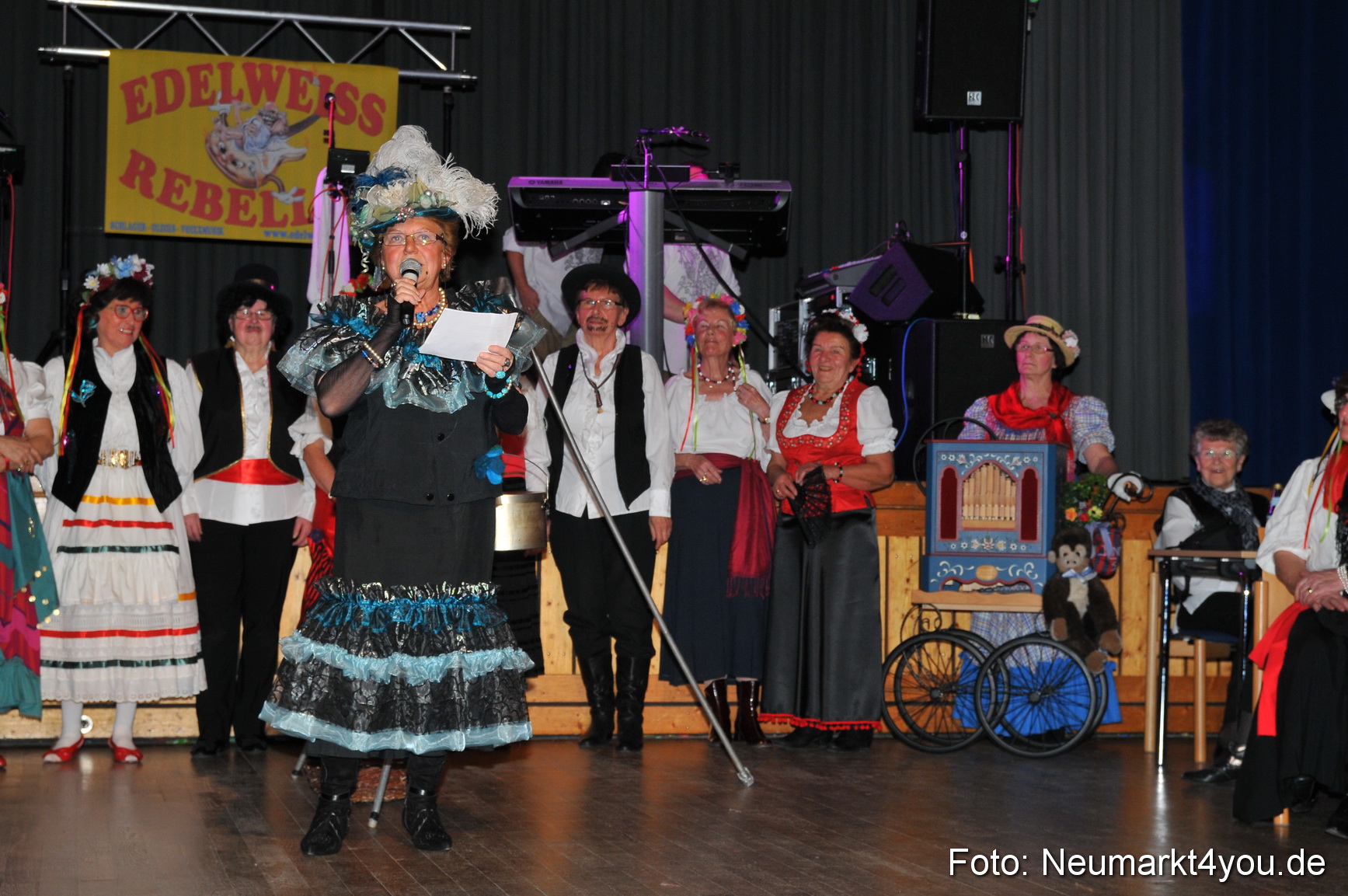 Weiberfasching Neumarkt 160212 0037