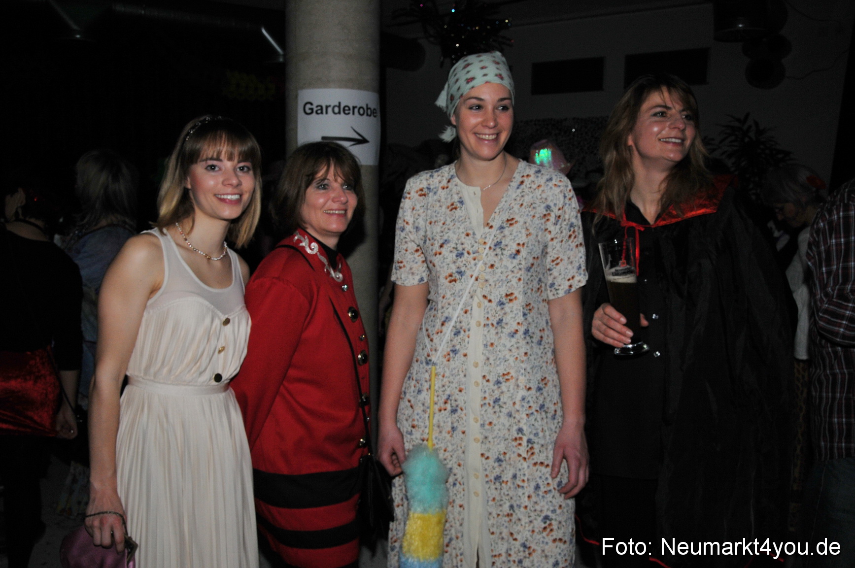 Weiberfasching Neumarkt 160212 0066