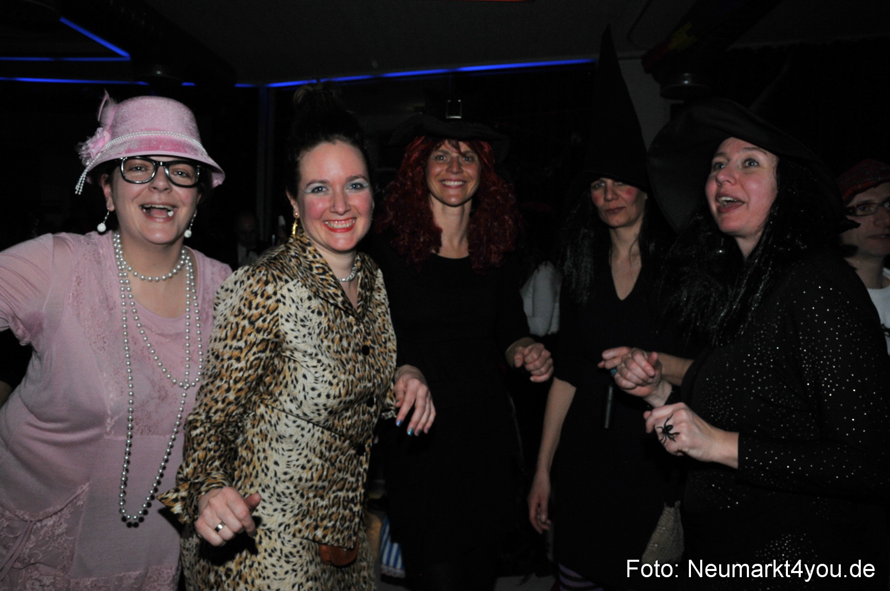 Weiberfasching Neumarkt 160212 0072
