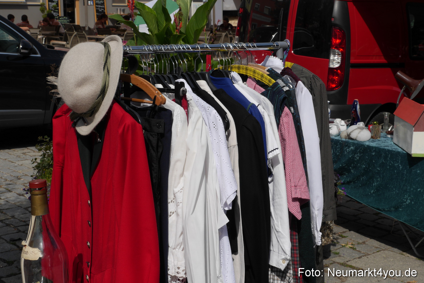 Altstadt Flohmarkt Neumarkt 030813 0006