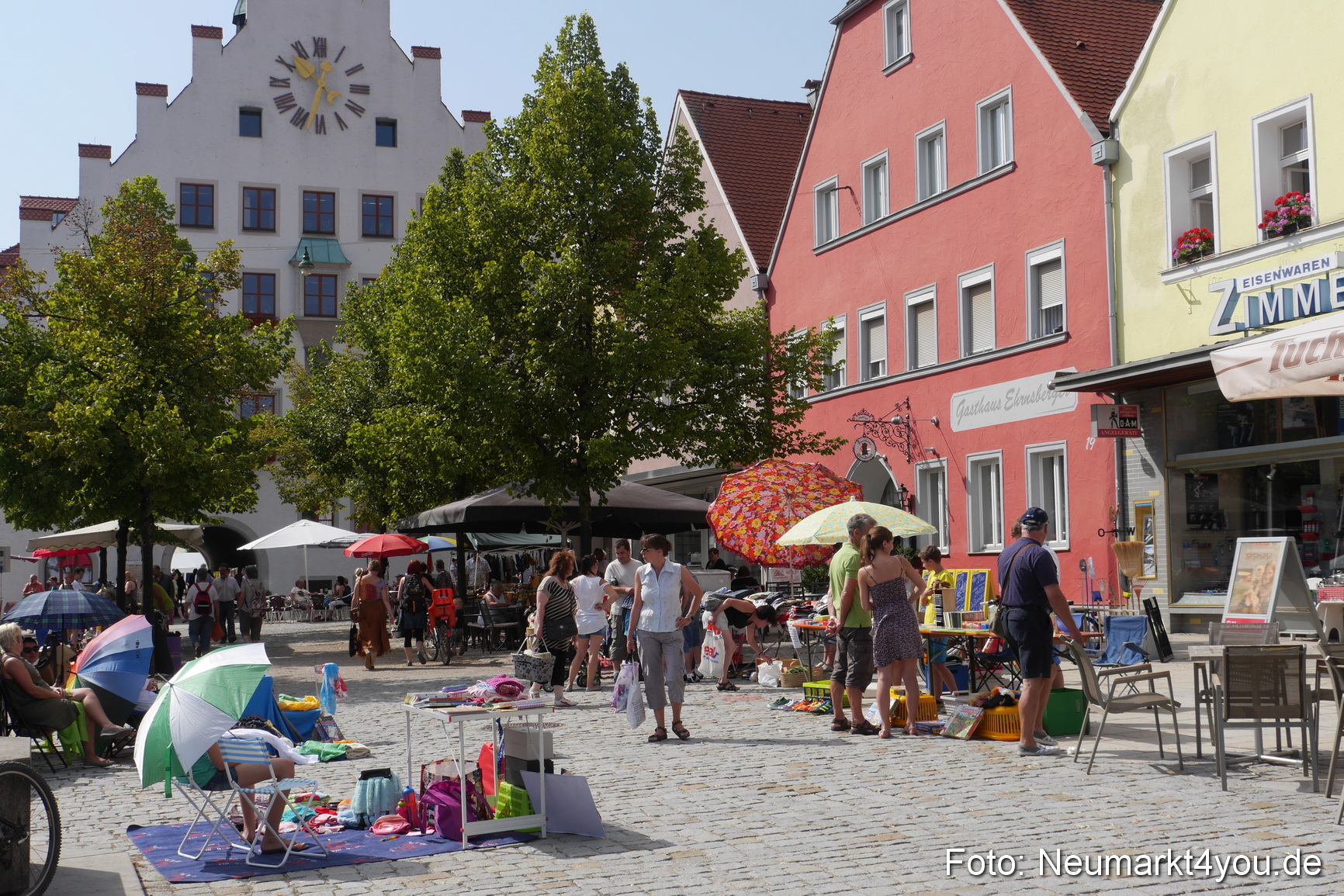 Altstadt Flohmarkt Neumarkt 030813 0009