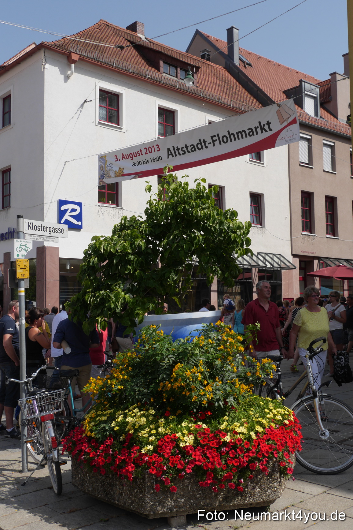 Altstadt Flohmarkt Neumarkt 030813 0014