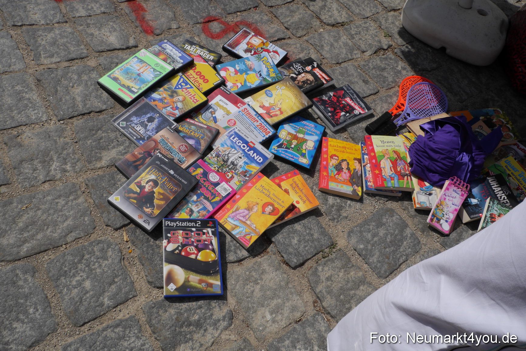 Altstadt Flohmarkt Neumarkt 030813 0023