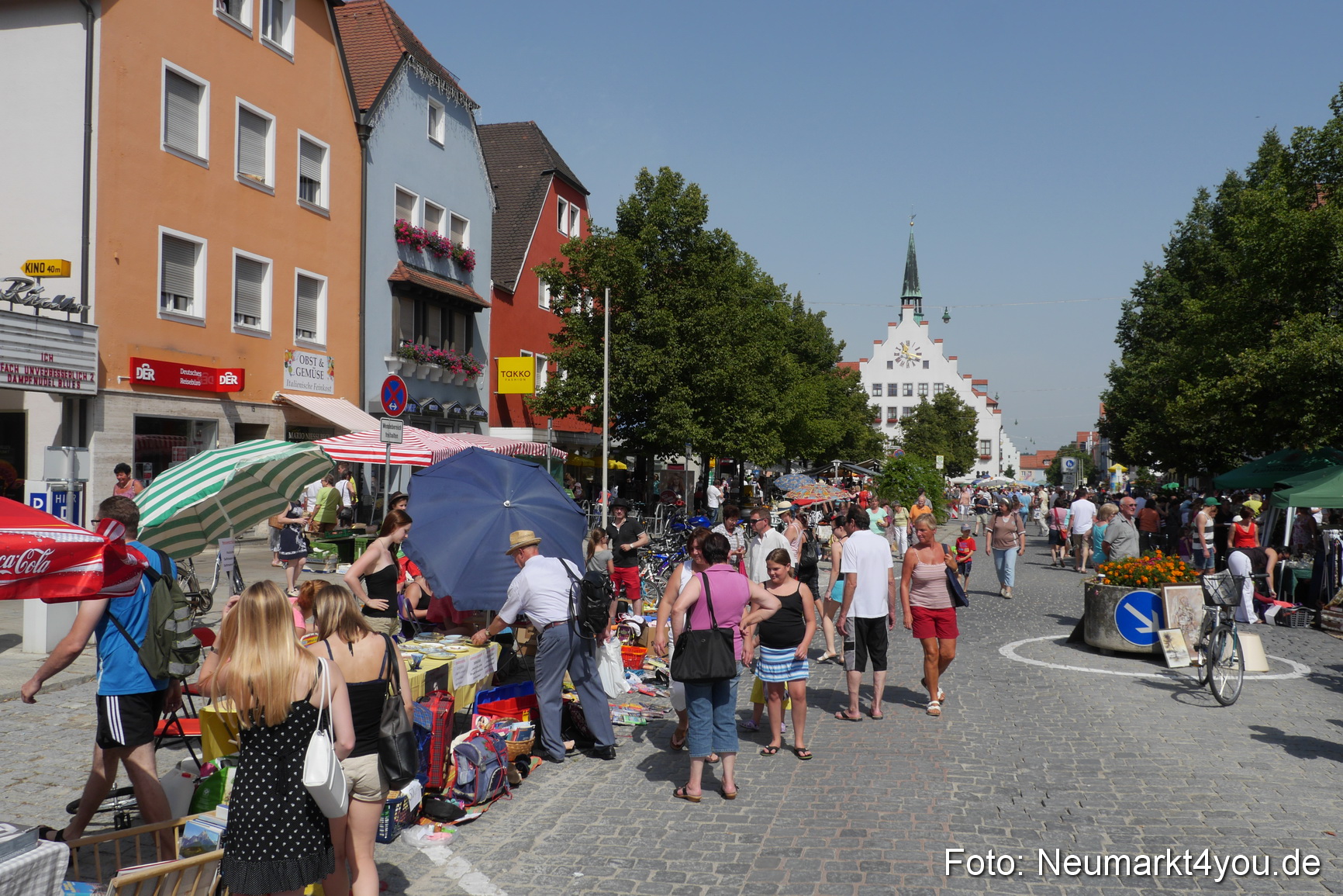 Altstadt Flohmarkt Neumarkt 030813 0025