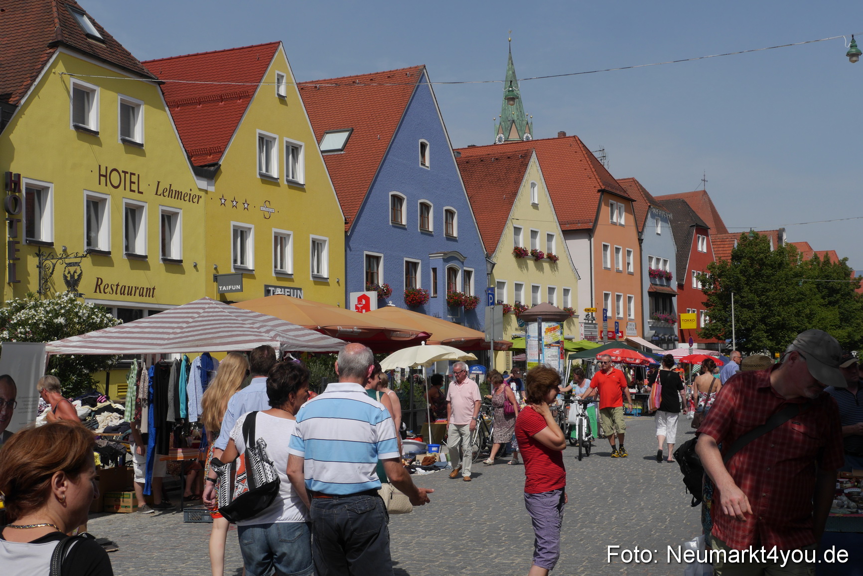 Altstadt Flohmarkt Neumarkt 030813 0026