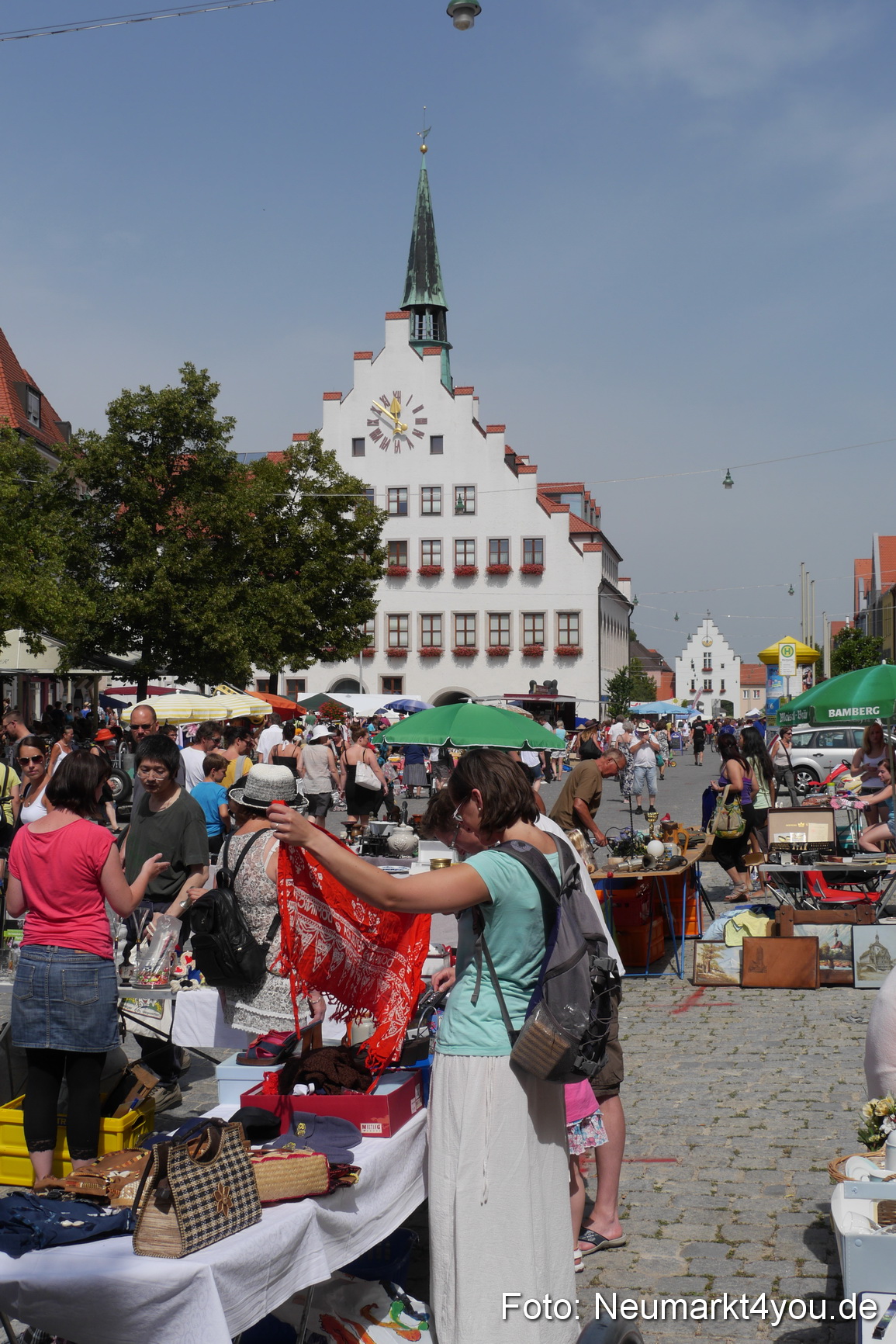 Altstadt Flohmarkt Neumarkt 030813 0033