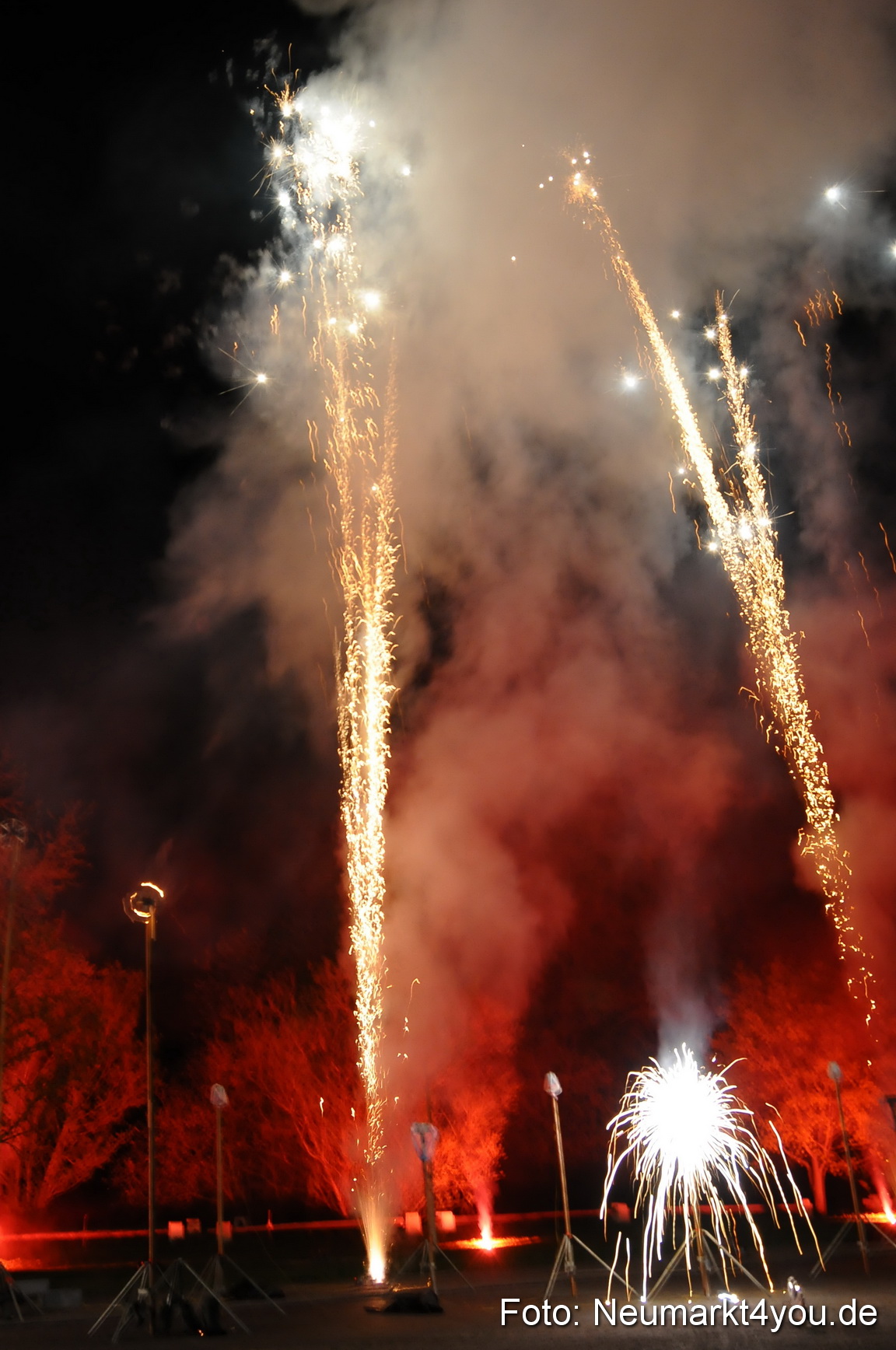 Musikfeuerwerk Frühlingsfest 290413 0002