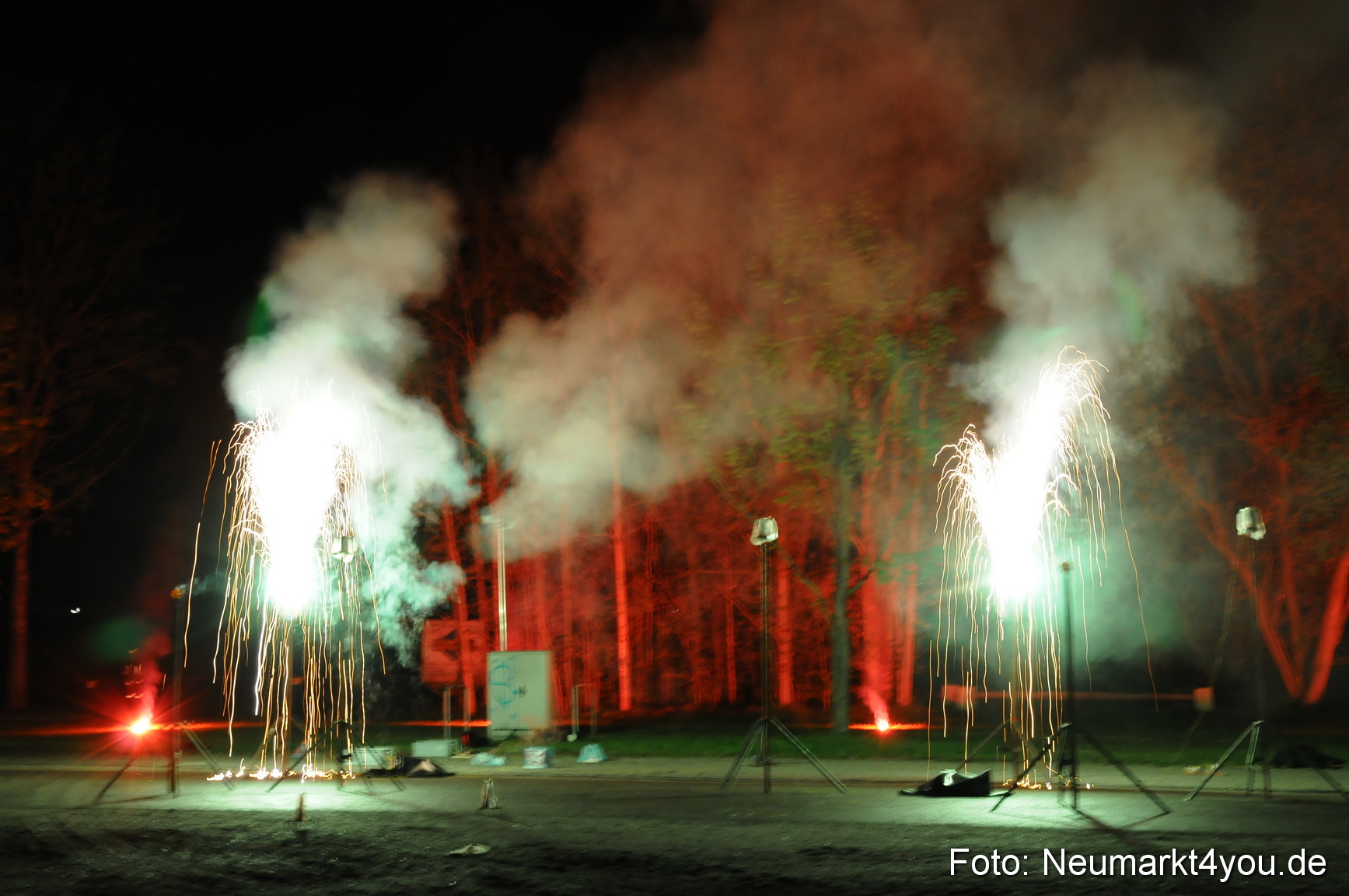 Musikfeuerwerk Frühlingsfest 290413 0006