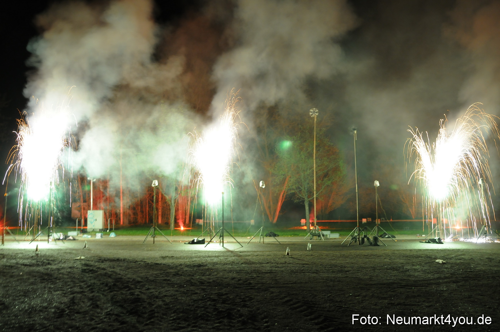 Musikfeuerwerk Frühlingsfest 290413 0007