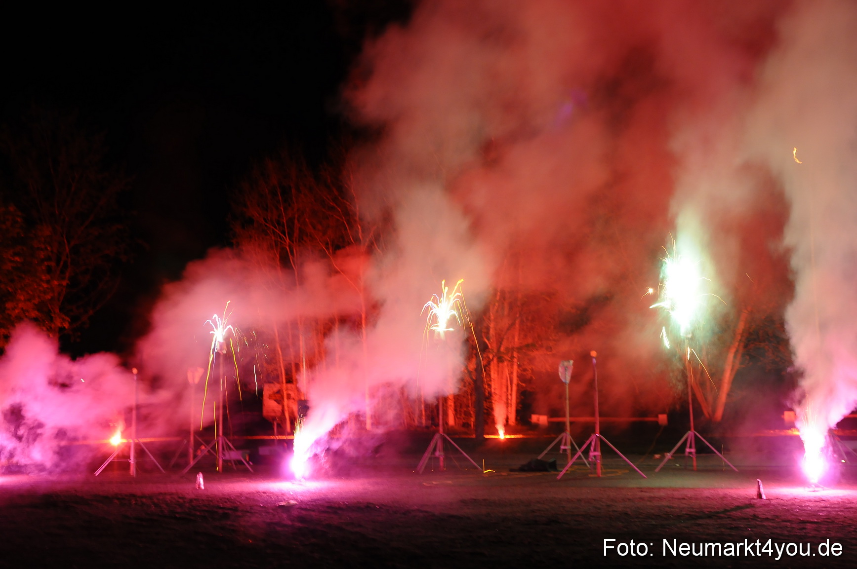 Musikfeuerwerk Frühlingsfest 290413 0011