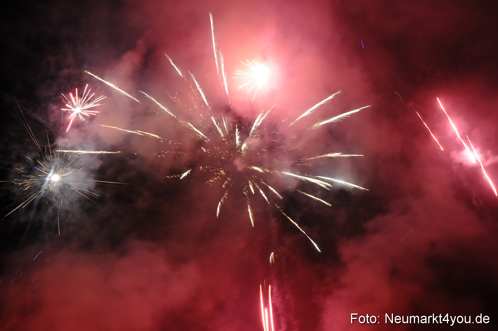 Musikfeuerwerk Frühlingsfest 290413 0014