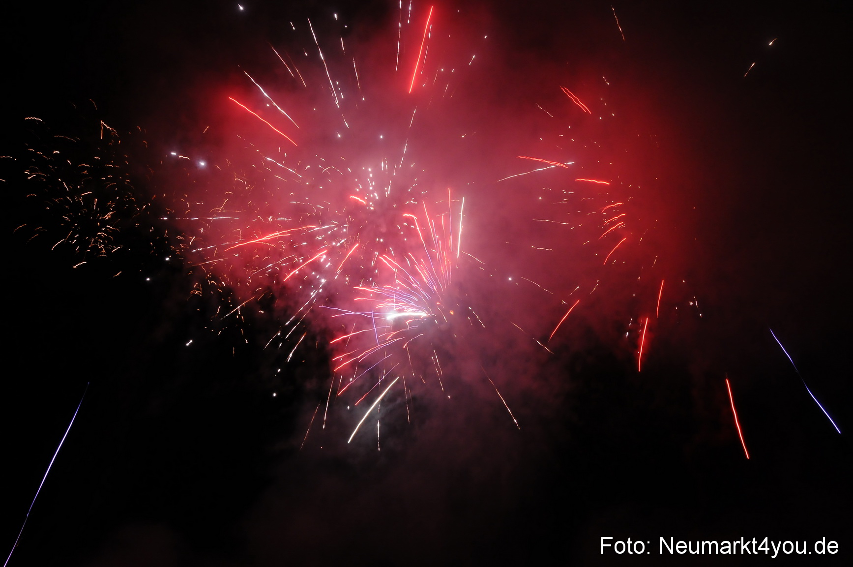 Musikfeuerwerk Frühlingsfest 290413 0018