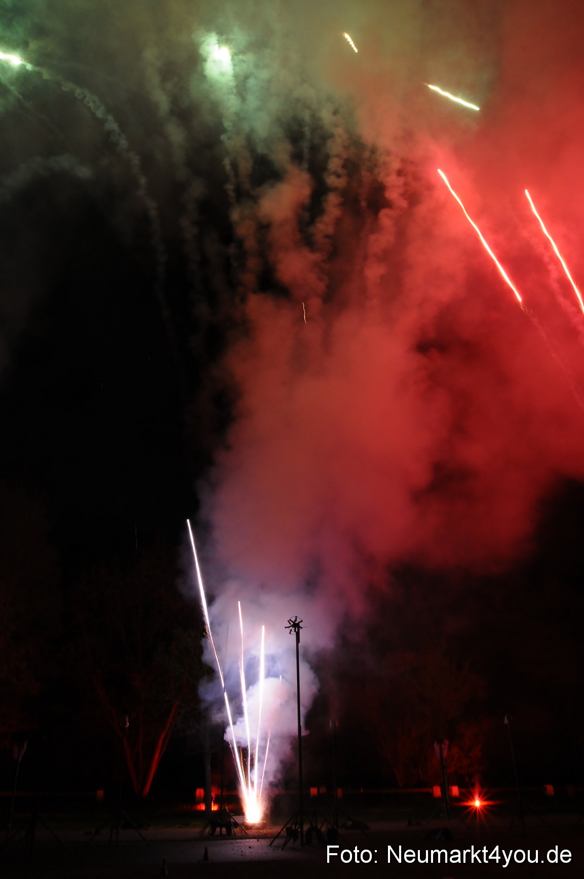 Musikfeuerwerk Frühlingsfest 290413 0020