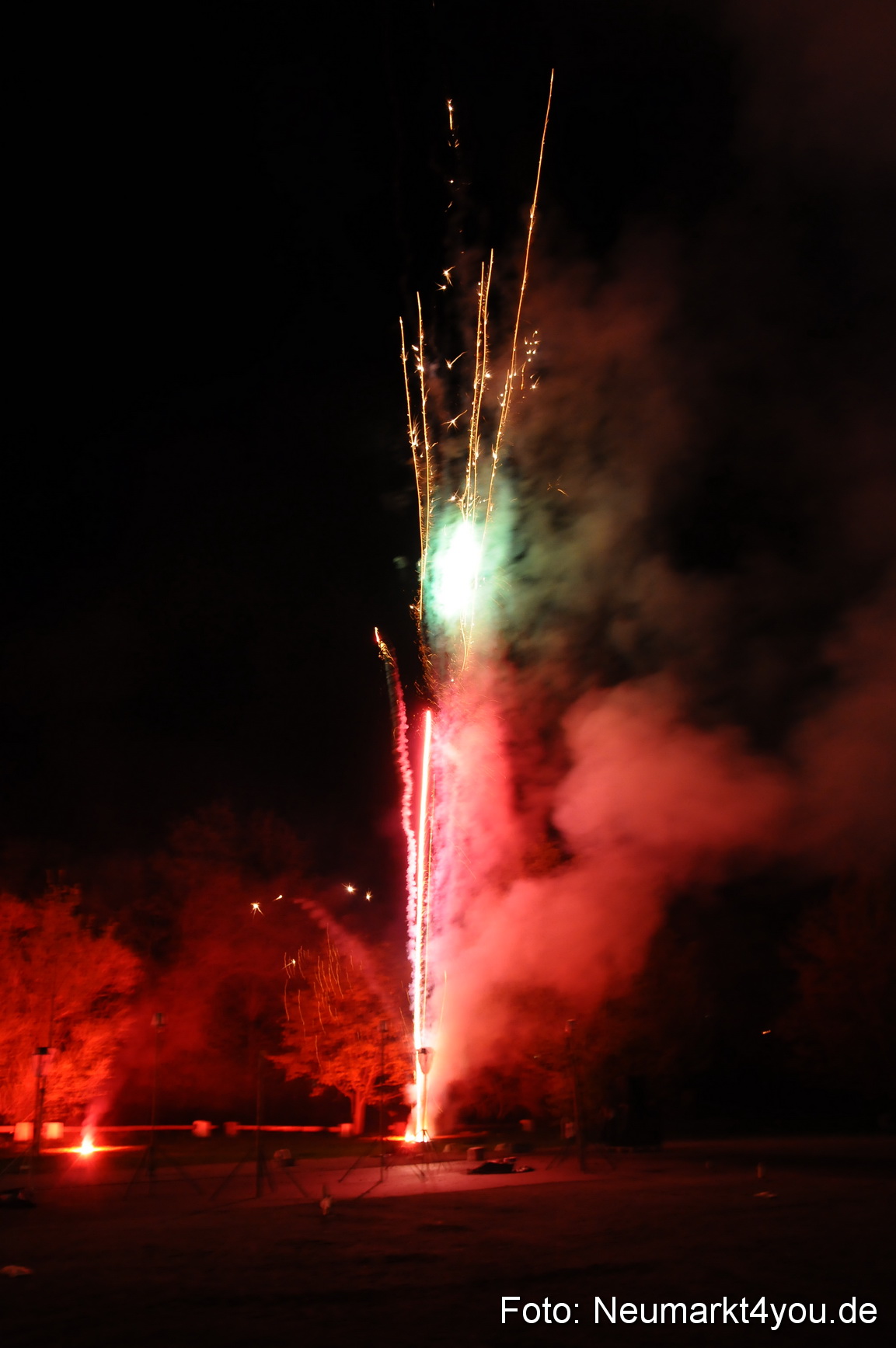 Musikfeuerwerk Frühlingsfest 290413 0022