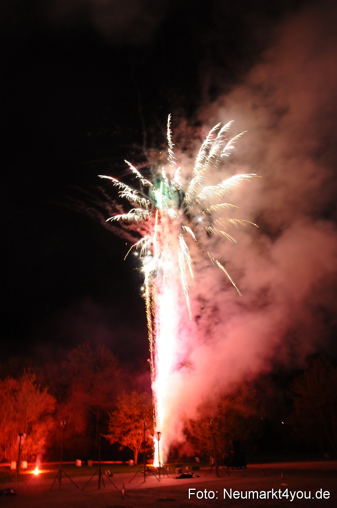 Musikfeuerwerk Frühlingsfest 290413 0023