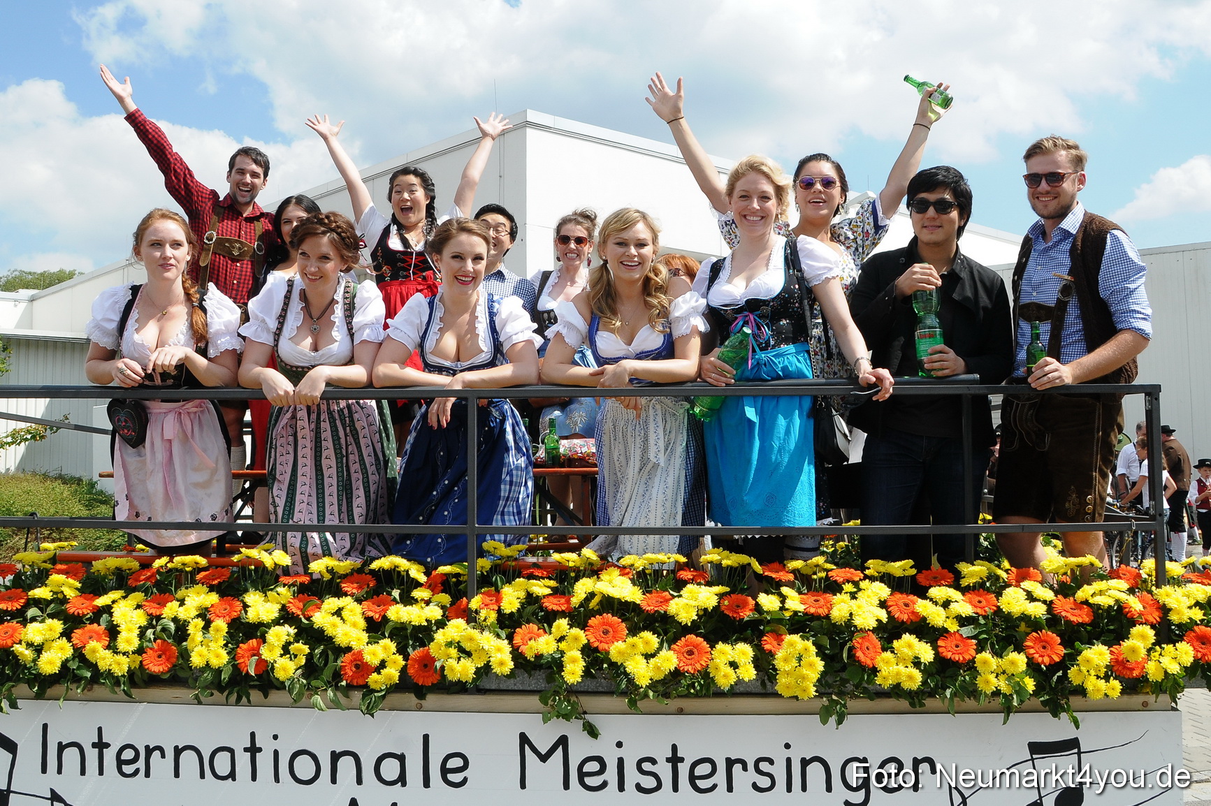 Volksfestzug Neumarkt 110813 0001