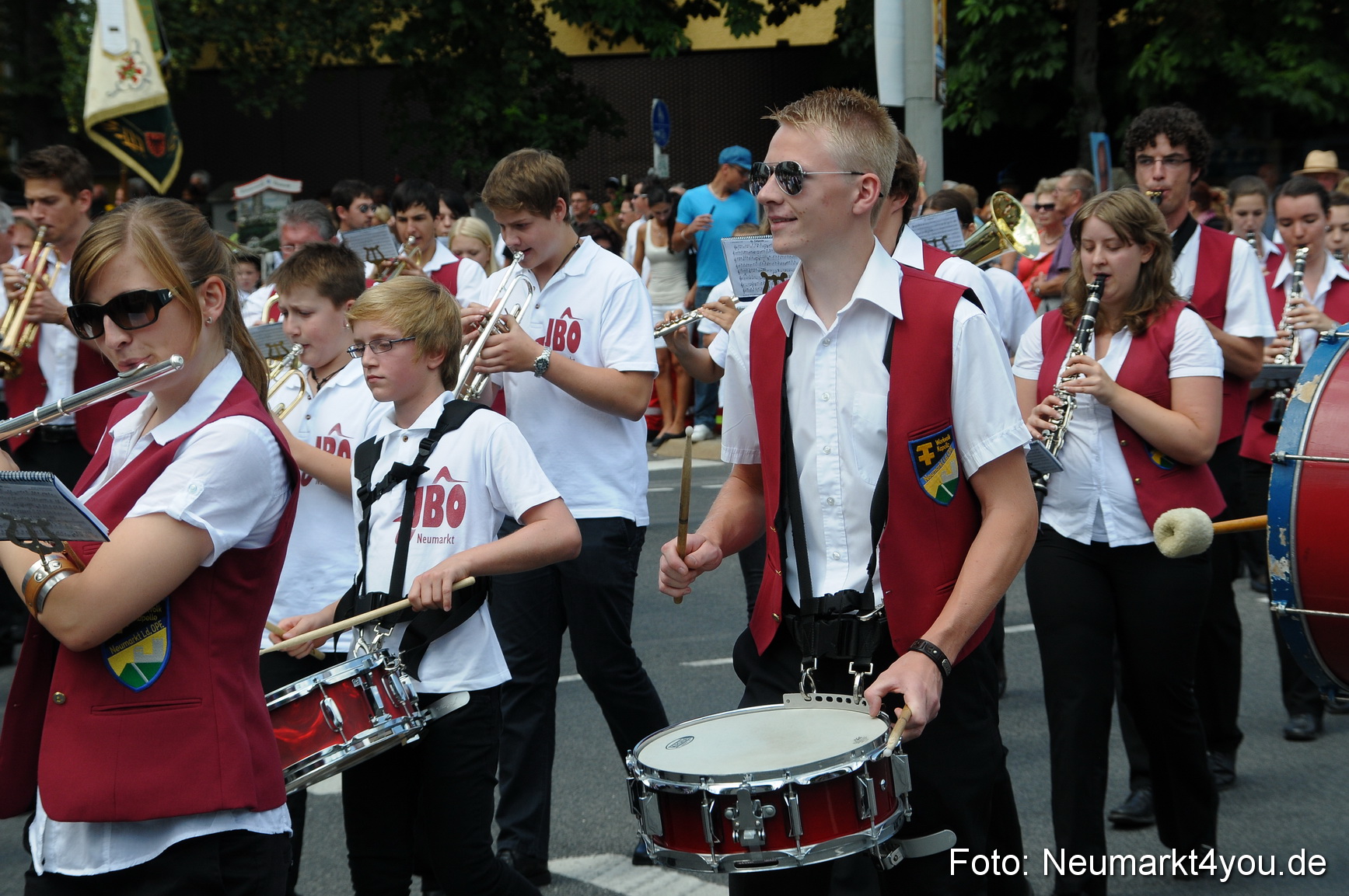 Volksfestzug Neumarkt 110813 0004