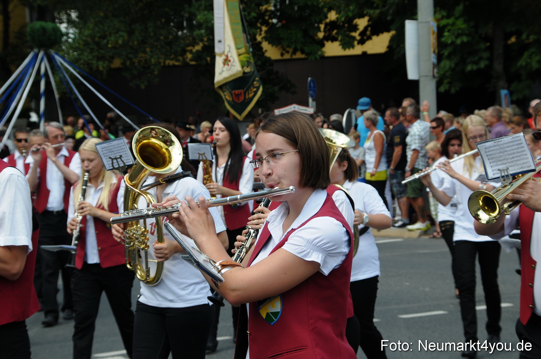 Volksfestzug Neumarkt 110813 0005