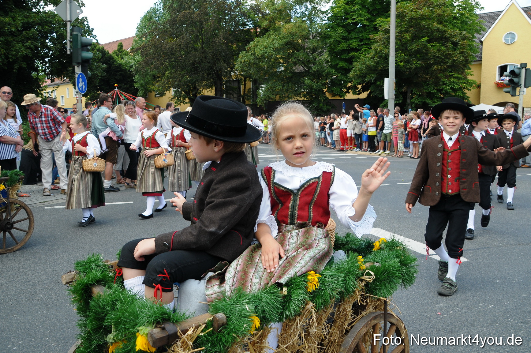 Volksfestzug Neumarkt 110813 0011