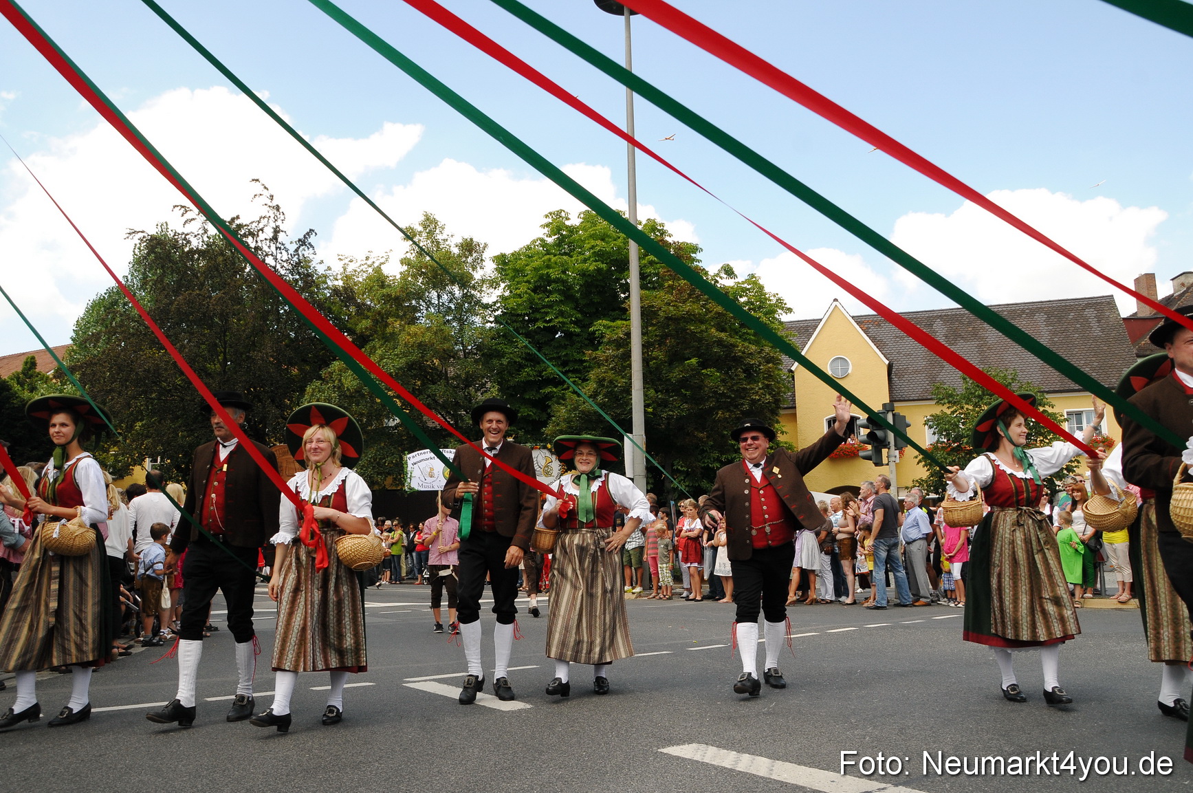 Volksfestzug Neumarkt 110813 0013