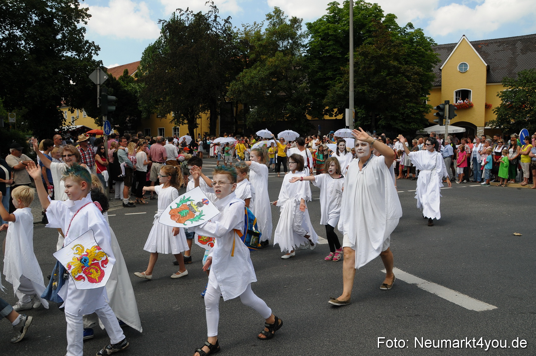 Volksfestzug Neumarkt 110813 0018