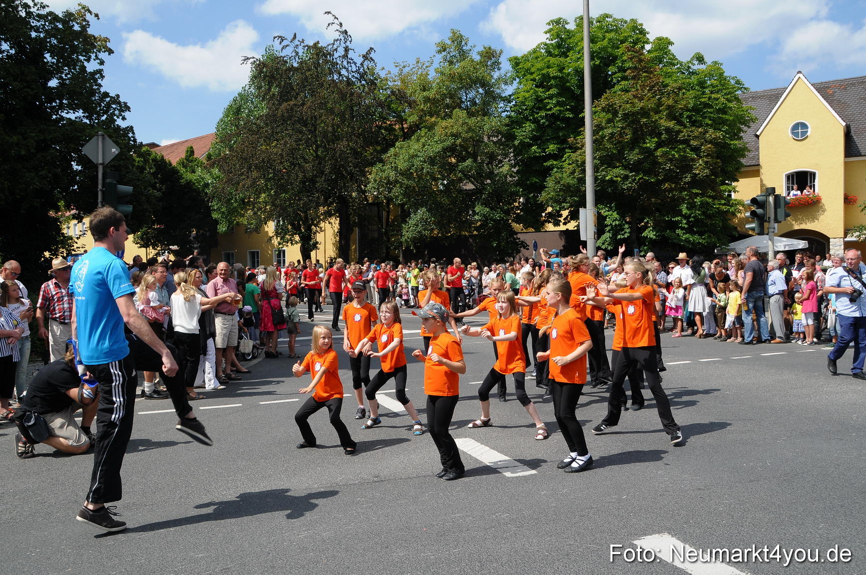 Volksfestzug Neumarkt 110813 0020